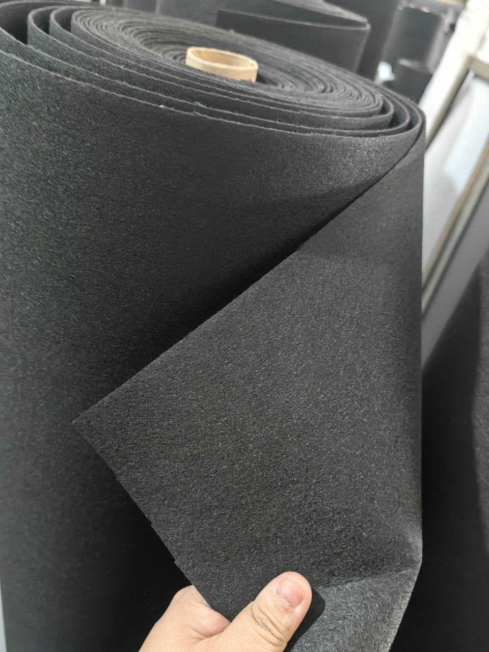 1.5mm Extra Hard Black Felt Cloth Non-woven Halberd Velvet PET Dongguan Spot Direct Sales Lining Baffle Heat Pressing Molding