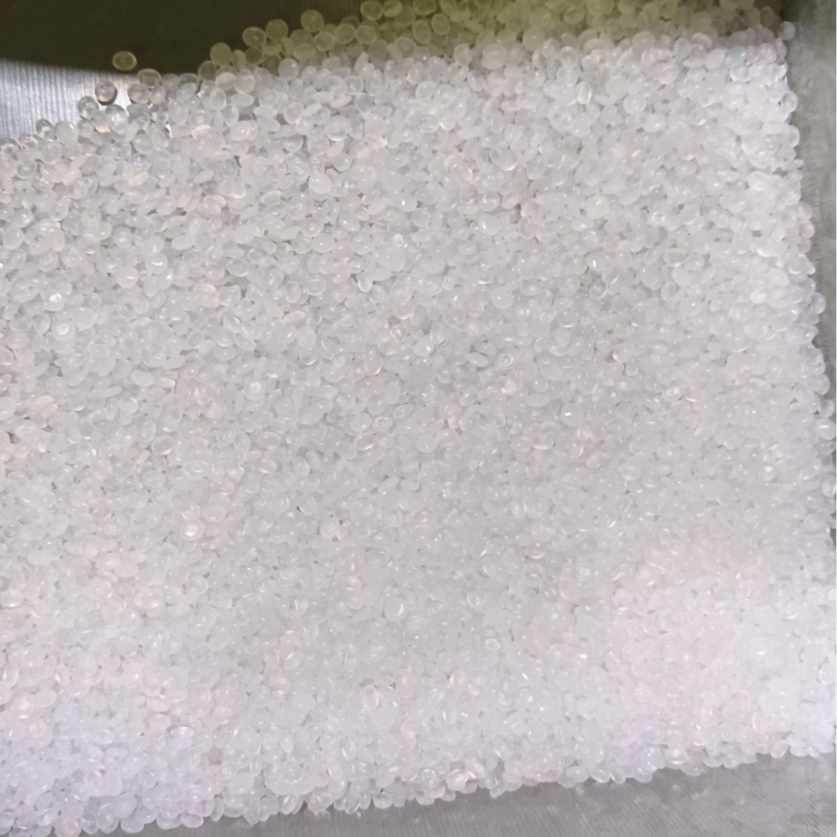 Guangdong Petrochemical Polyethylene Linear Material Dfda-7042N Original Package Material Blow Molding Grade Agricultural Film Special for Packaging Film