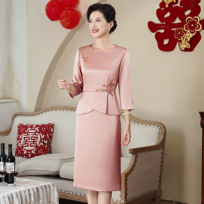 Spring new wedding dress mom young western style high-end elegant fake two-piece wedding banquet happy mother-in-law dress