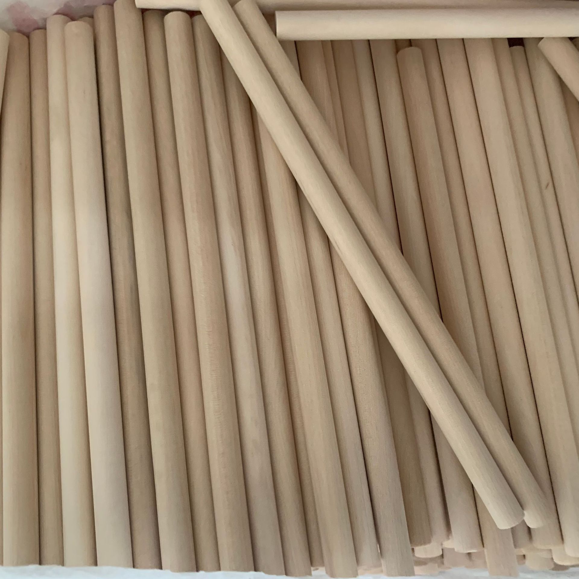 Solid wood round wood wood wood products original color color wooden sticks birch wooden sticks round sticks diy handmade wooden sticks wooden sticks wholesale