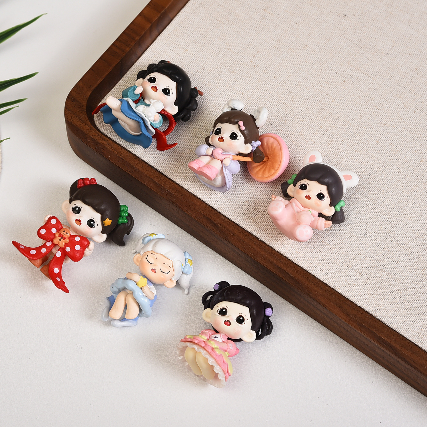 Bubble Mart Sister Series Cute Doll Hand Figure Blind Box Toy DIY Mobile Phone Chain Keychain Jewelry Pendant