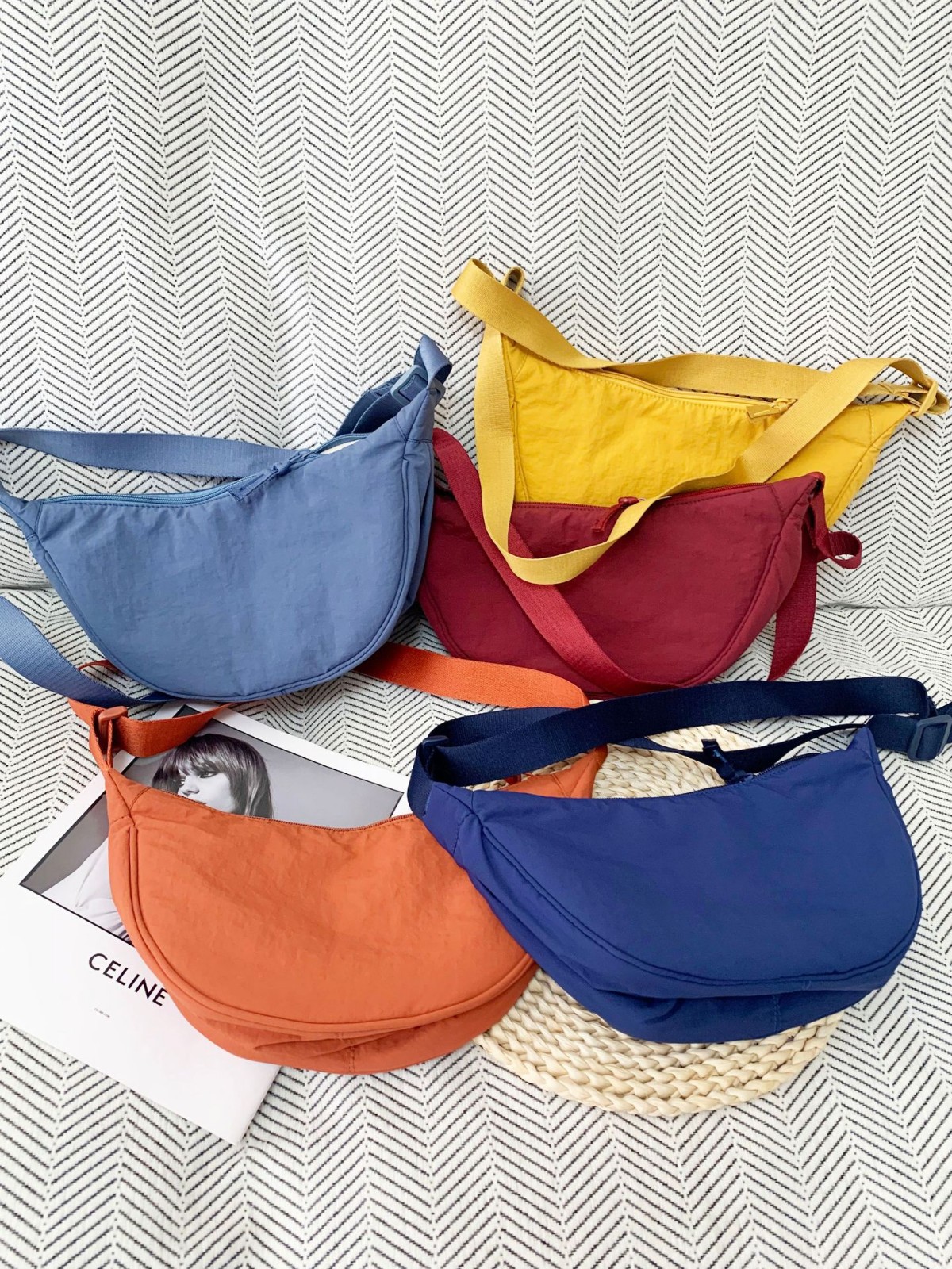 U Family's Same Cross-Border 2025 Summer Crossbody Bag Women's Trendy Dumpling Bag Nylon Lightweight Small Shoulder Bag Versatile Shoulder Bag