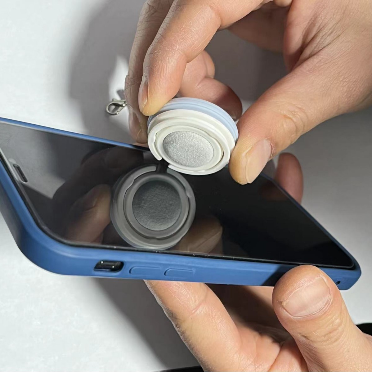 Macaron mobile phone screen wipe wipe glasses gold hook wipe deerskin cloth screen cleaning tool pendant