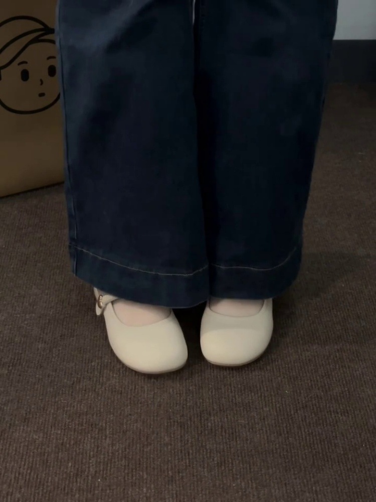 Sheepskin Version ~ Gentle Milky White Elegant Mary Jane Shoes for Women with Heart Buckle Velcro Shallow Mouth Round Toe Low Heel Sandals