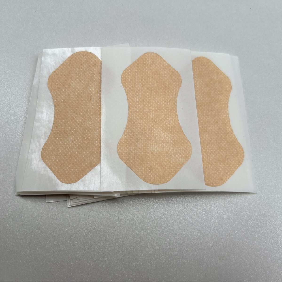 In the Hot Summer, Men and Women Are Prone to Sweating. Underarm Sweat-Absorbent Patches, Anti-Perspirant Patches, Foot Sweat-Absorbent and Anti-Moisture Mark Invisible Patches