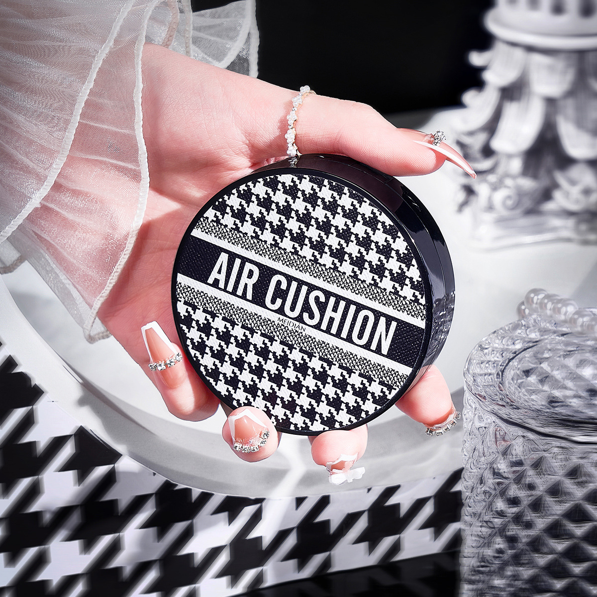 Charming Houndstooth Cushion Set for Repairing, Lightweight, Breathable, Moisturizing, Concealing Cushion Bb Cream Foundation Wholesale Dropshipping