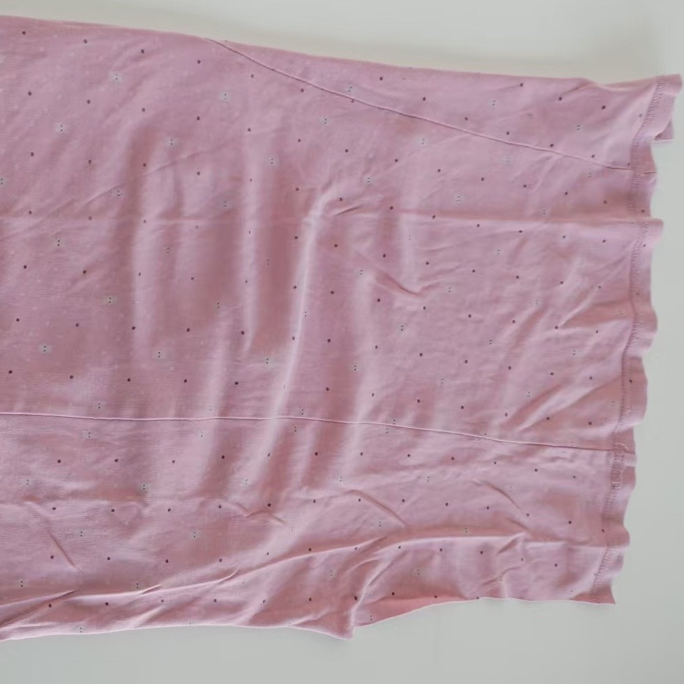 Pure Cotton Industrial Cleaning Cloth, Old Cloth, Rag, Waste Cloth, Absorbs Oil and Water, Does Not Shed Lint 
 Light-Colored Industrial-Grade Cleaning Cloth