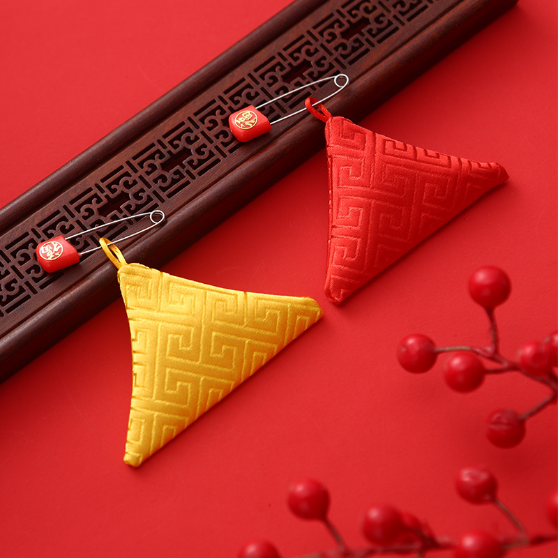 Children's Triangular Peace Amulet Bag Empty Bag Lanugo Bag Red Brocade Bag Pin New Chinese Style Hanging Neck Handmade