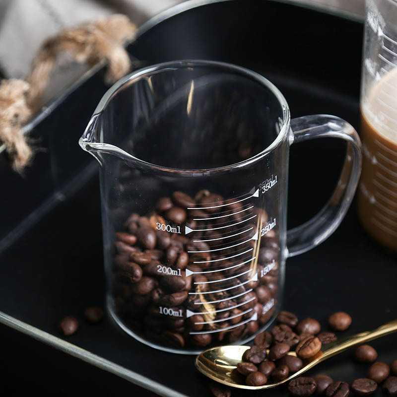 High temperature resistant liquid measuring cup kitchen baking measuring tool with scale heat resistant milk glass microwave oven net red