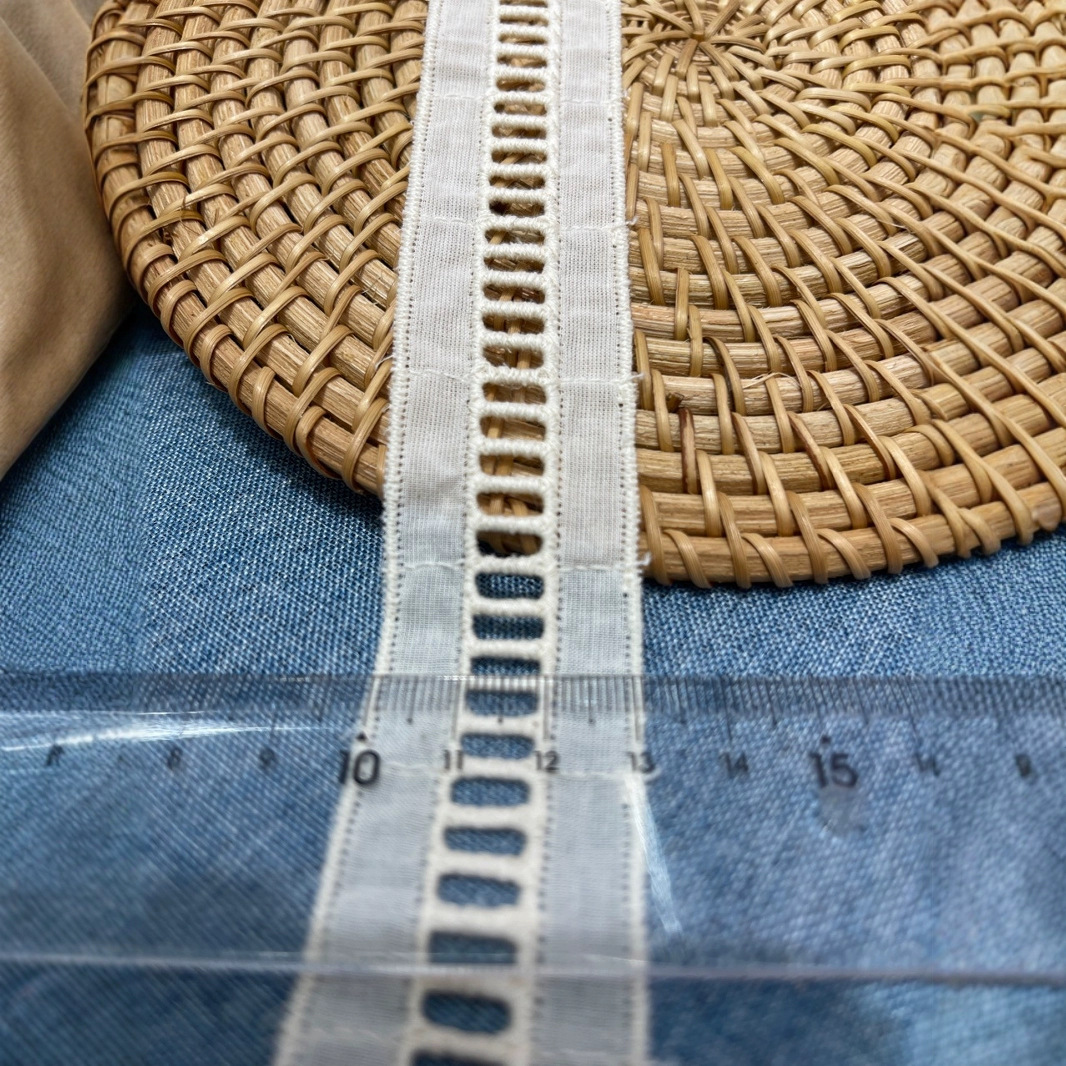 TH-17012 2.8cm Wide Cotton Embroidered Flower Lace Lace Staircase Flower