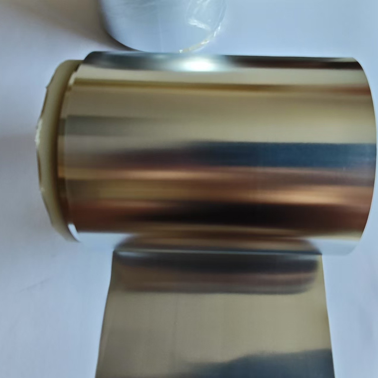 Фабрика Тяньцзинь производит оловянные полосы и оловянную фольгу