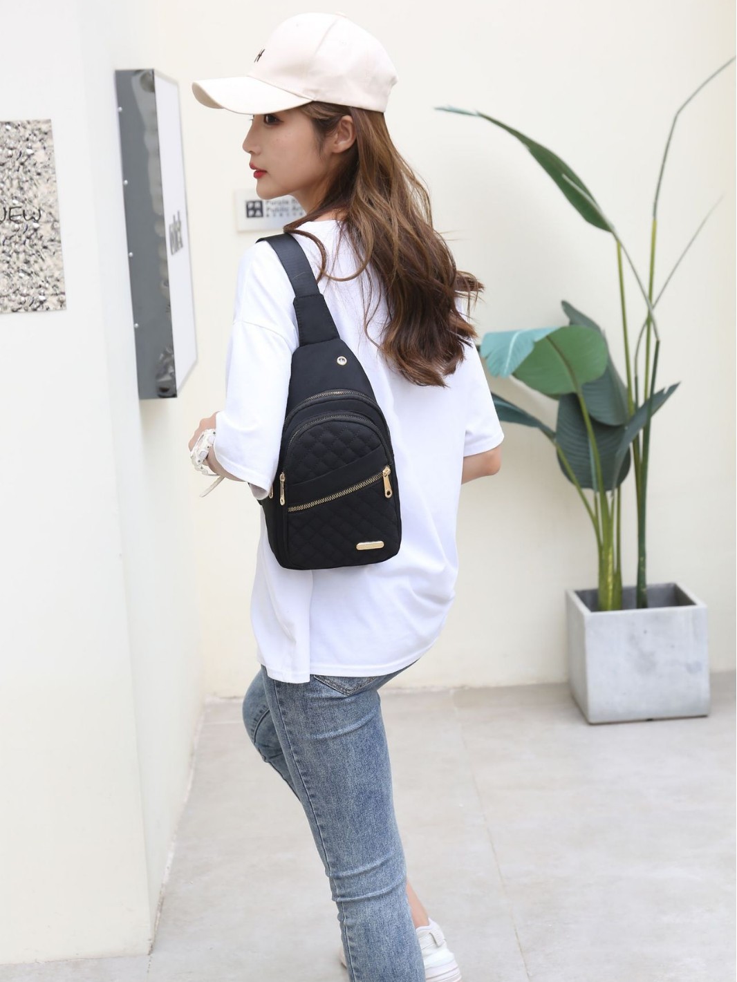 Korean Style Simple Women's Chest Bag New Multi-Layer Embroidery Large Capacity Chest Backpack Girl's Outdoor Casual Crossbody Bag
