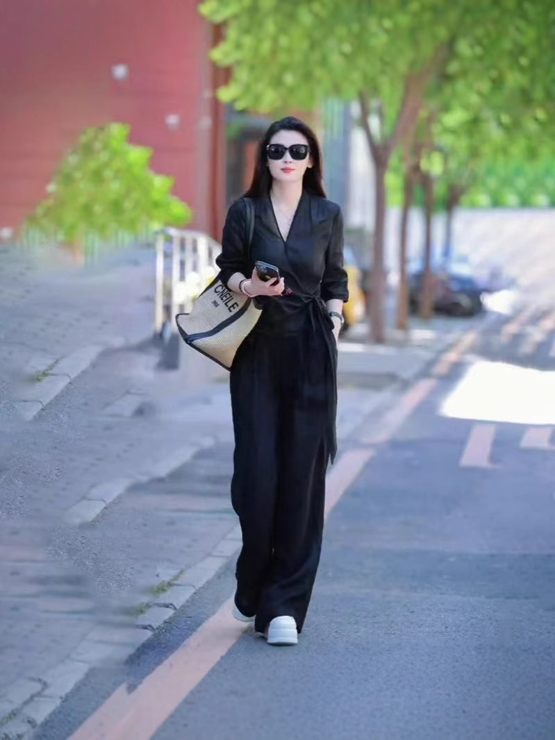 Two-Piece Suit for Women 2025 Summer New Product Literary Fashion Age-Reducing Design V Neck Shirt Versatile High-Waisted Wide-Leg Pants