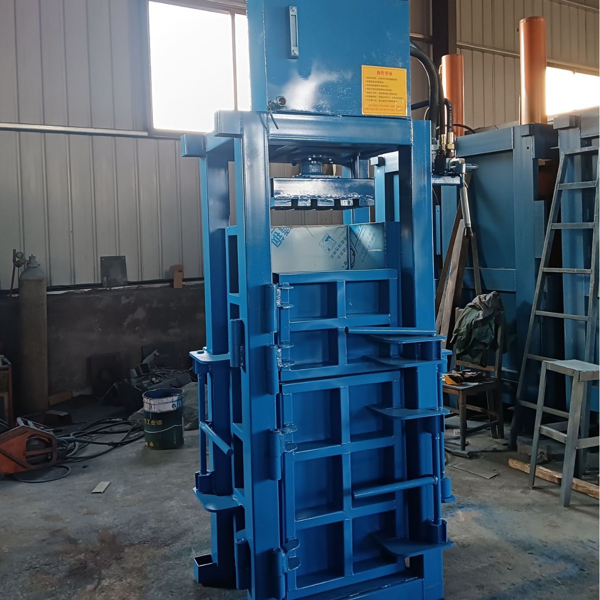 Four-door hydraulic packer bagging compression packer used clothes yoga clothes compression packer