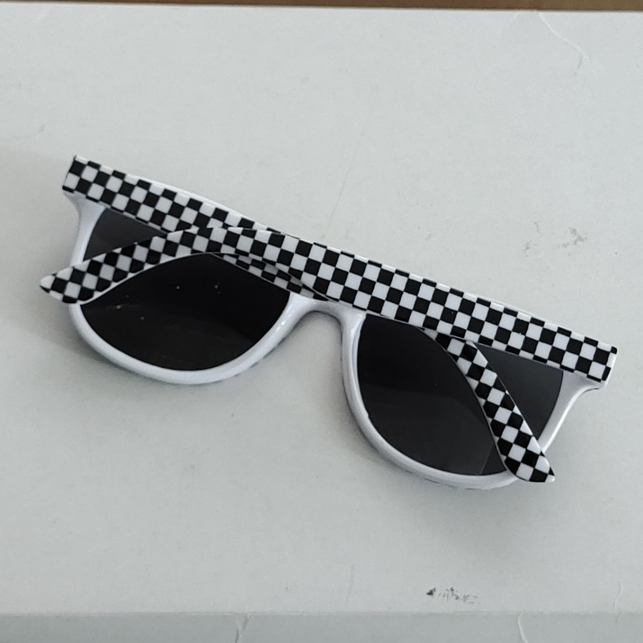 National Day Sunglasses for Adults and Children, Colorful Striped Racing Grid Sunglasses, Heat Transfer Logo Pattern