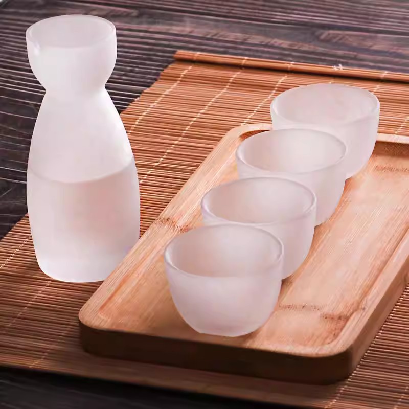 Japanese-style household clear wine pot Eagle mouth plum wine glass fruit wine white wine glass small cup rice wine cup hammer pattern glass cup