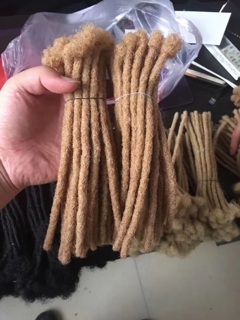 18-inch dirty braid 9 yuan per piece regardless of color