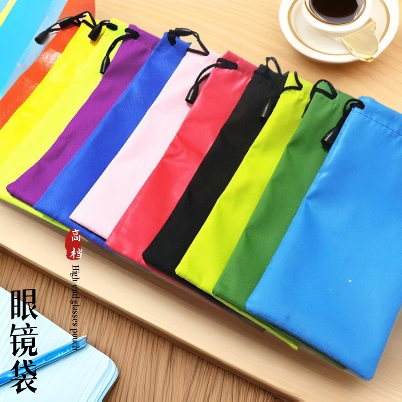В наличии мешок для очков, однотонный микрофибровый мешок на шнурке для хранения, пылезащитный мешок для солнцезащитных очков с печатью