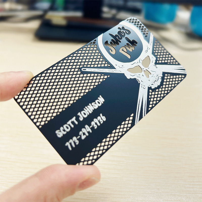 Прямые продажи от фабрики, металлические визитные карточки, матовые черные карточки с цветными точками, изысканные вырезанные кружевные VIP-карточки из нержавеющей стали