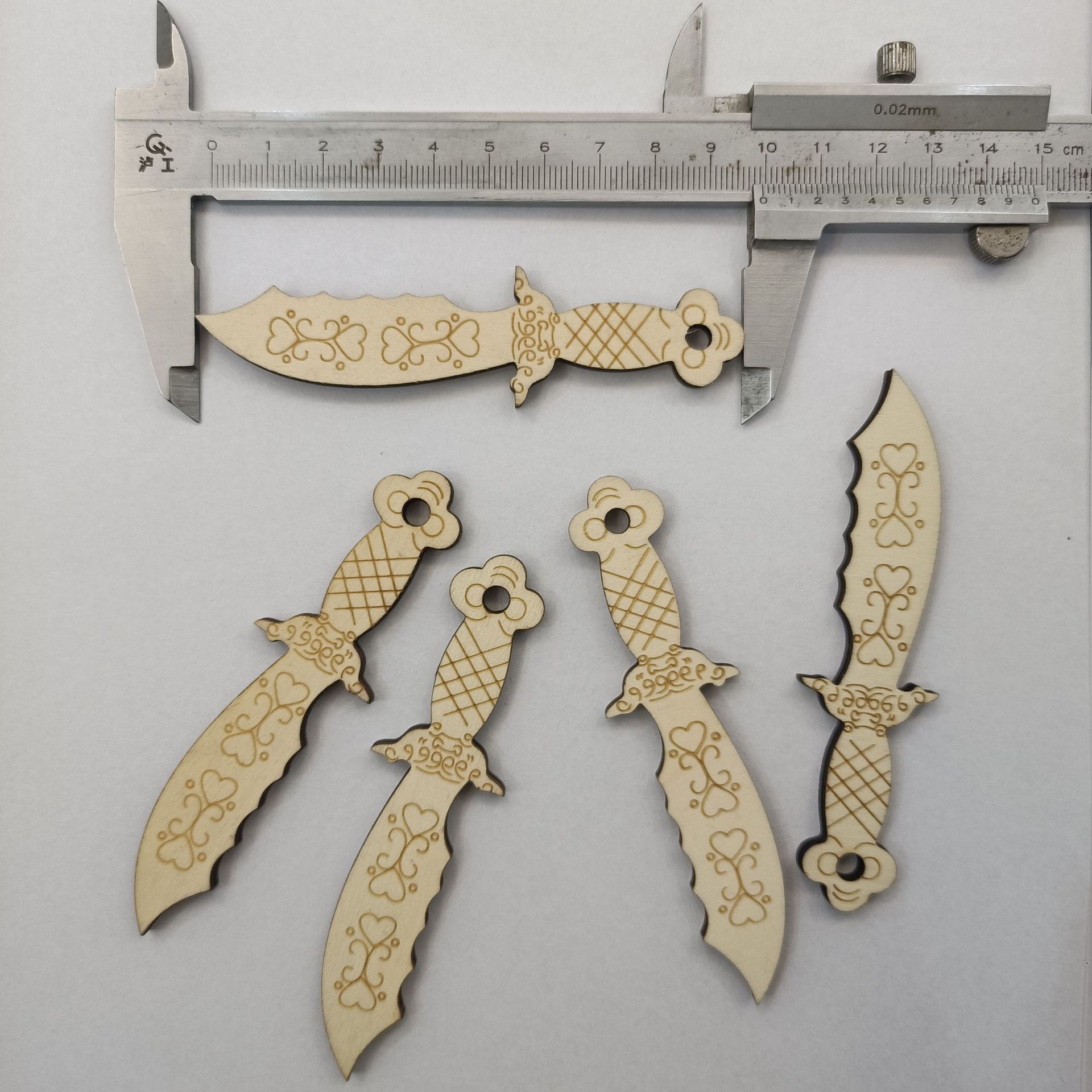 Factory grab weekly supplies tassel children peach wood knife wooden toy knife crafts home daily use