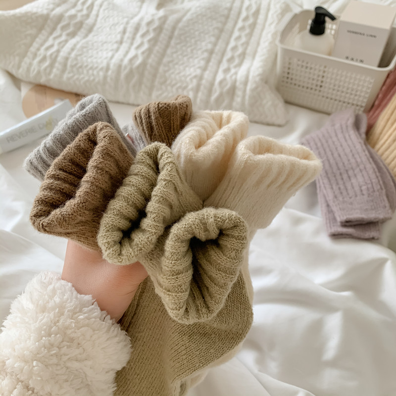 Wool Socks for Women in Autumn and Winter Mid-Tube Fleece-Lined and Thickeneding to Heattech Japanese Style Pure Color Thick Strip Winter Cashmere Pile Stockings