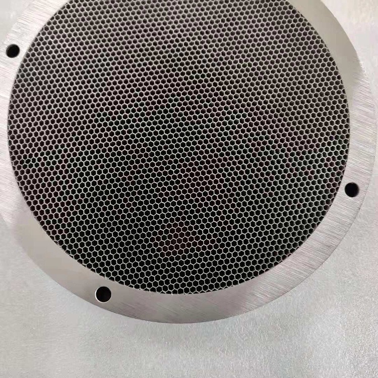 Metal Honeycomb Ventilation Hole Mesh Cover Strong Electromagnetic Shielding Effect Support Spray and Brazing Process
