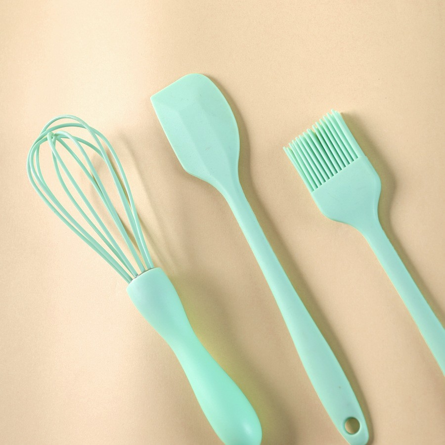 Household baking scraper oil brush high temperature silicone food clip egg beater kitchen simple baking tools wholesale