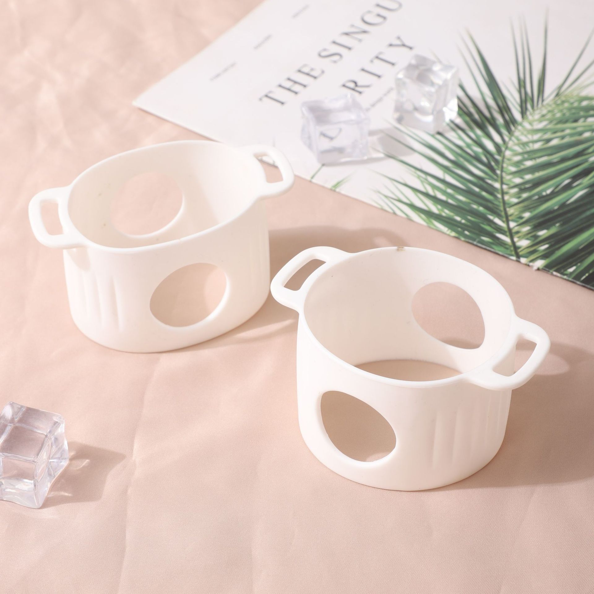 Детский кубок с ремешком и крышкой