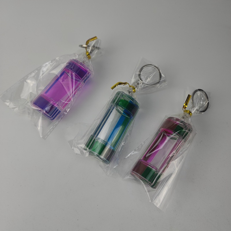 Creative Two-color Oil Leakage Keychain Pendant Oil Leakage Key Chain Gift Small Gift Craft Hanging Pendant