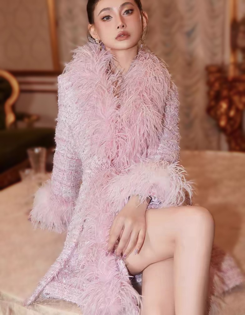 Socialite Private Clothing Temperament Simple Powder Ostrich Hair Temperament Chanel Style Coat Women's 2024 French Heavy Industry Mao Mao Top