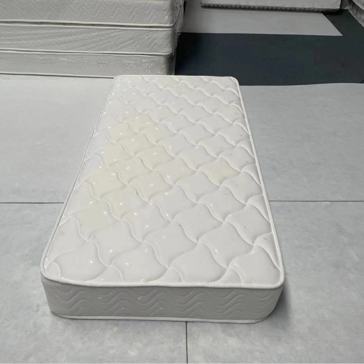 Simmons independent spring compression roll mattress wholesale hotel household latex vacuum roll spring mattress