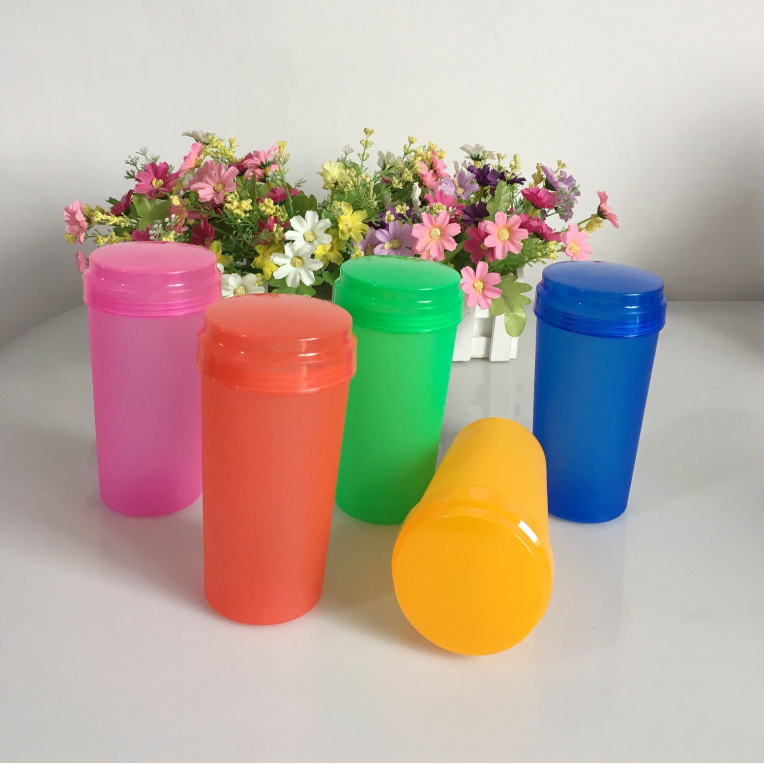 Pp Plastic Cup Can Be Printed with Text, Multi-Color Screw Cap, Frosted Packaging, Simple Water Cup Manufacturer Wholesale