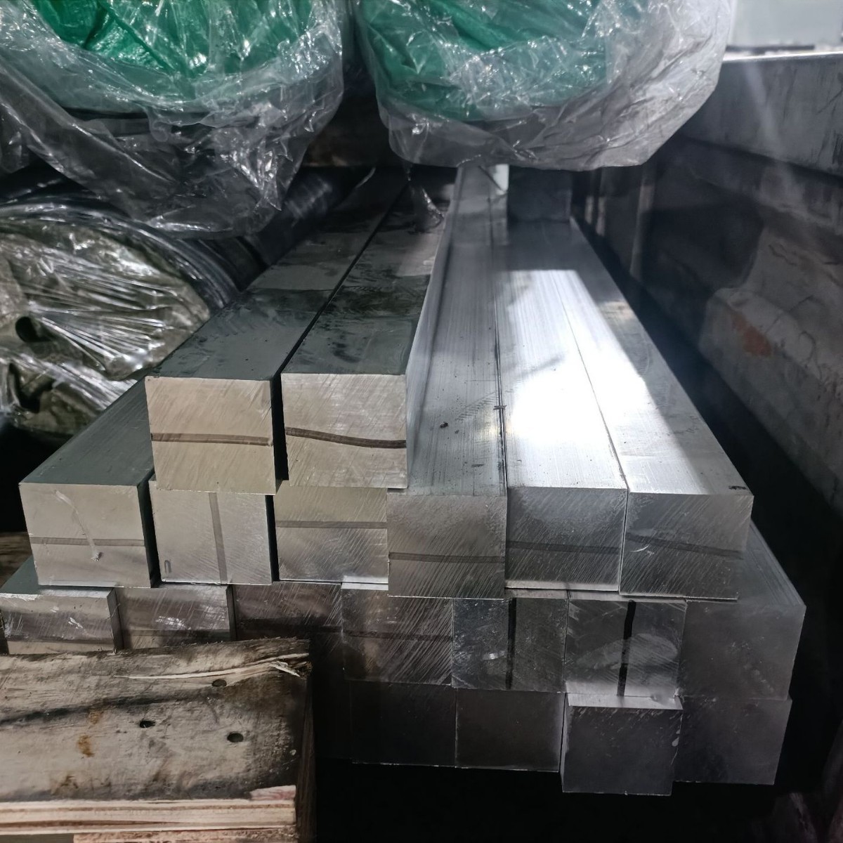 in stock stock Qingshan fine-drawn round bar tempered grinding hexagonal square steel special-shaped zero-cut 304 stainless steel 316L