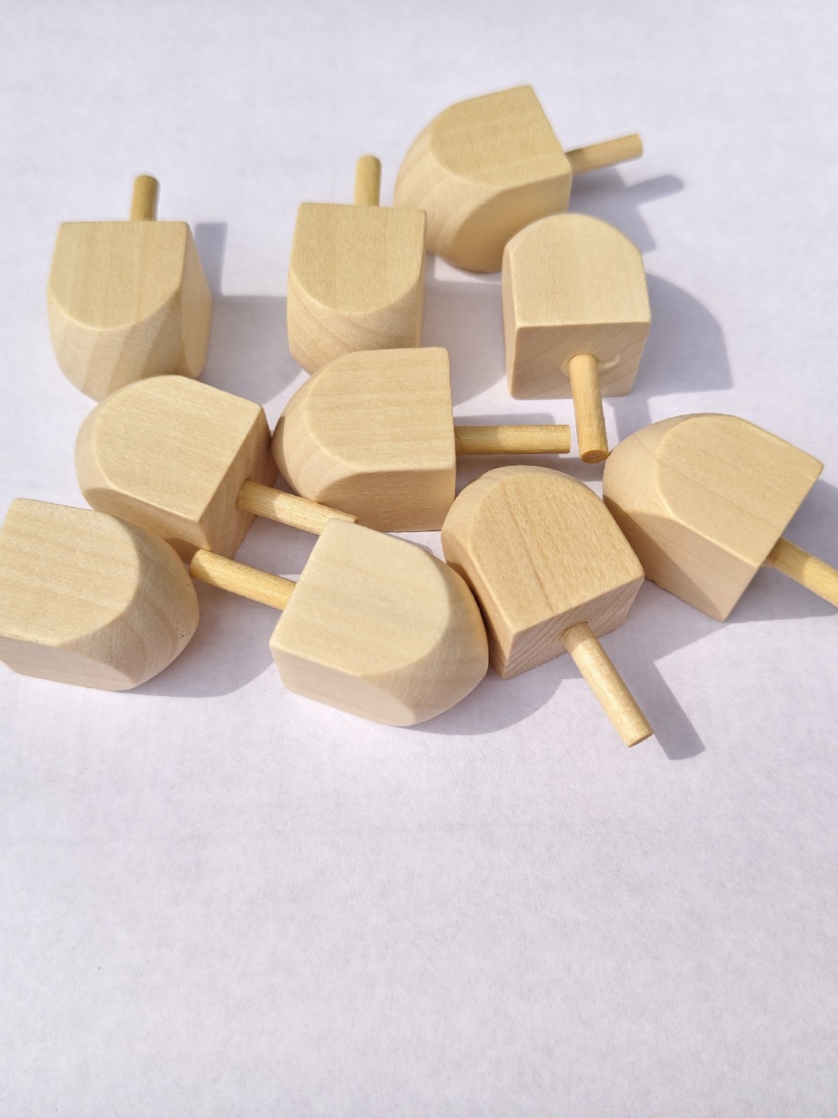 Xinzhe Spot Wooden Gyro Blank DIY Coloring Painting Handmade Toy Finger Spinning Gyro Carving Pattern