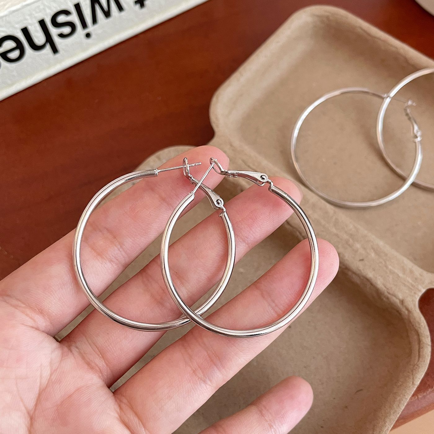 A Cold Style Plain Silver Big Ear Ring Women's Silver Needle Simple Geometric Round Earrings European and American Exaggerated Daily Earrings