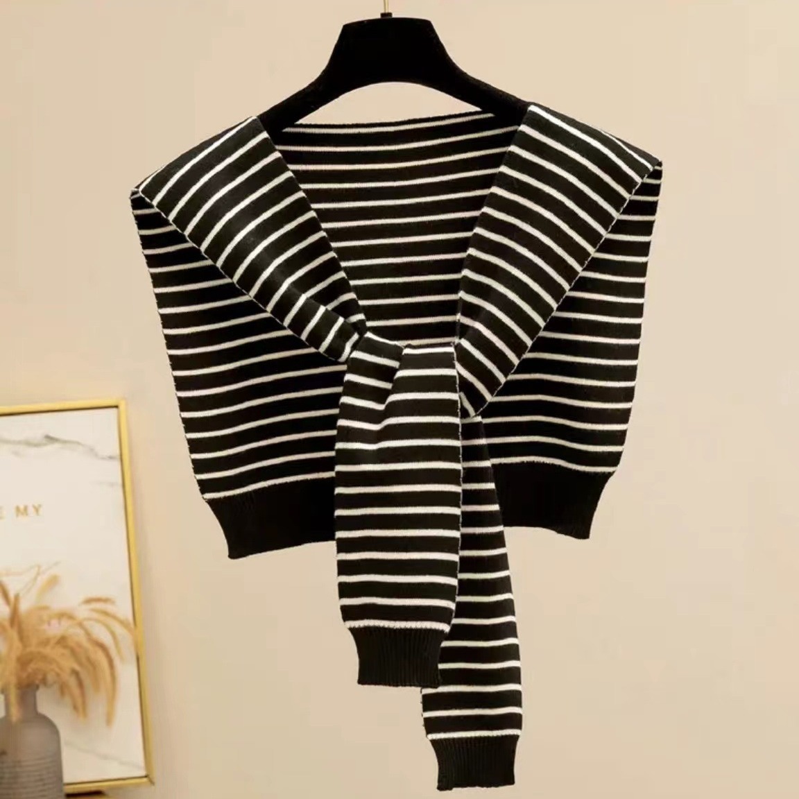 2024 New Knitted Stripesd Shawl with Classy Women's Summer Air-Conditioned Room Neck Protection Waistcoat Autumn and Winter Warm Scarf