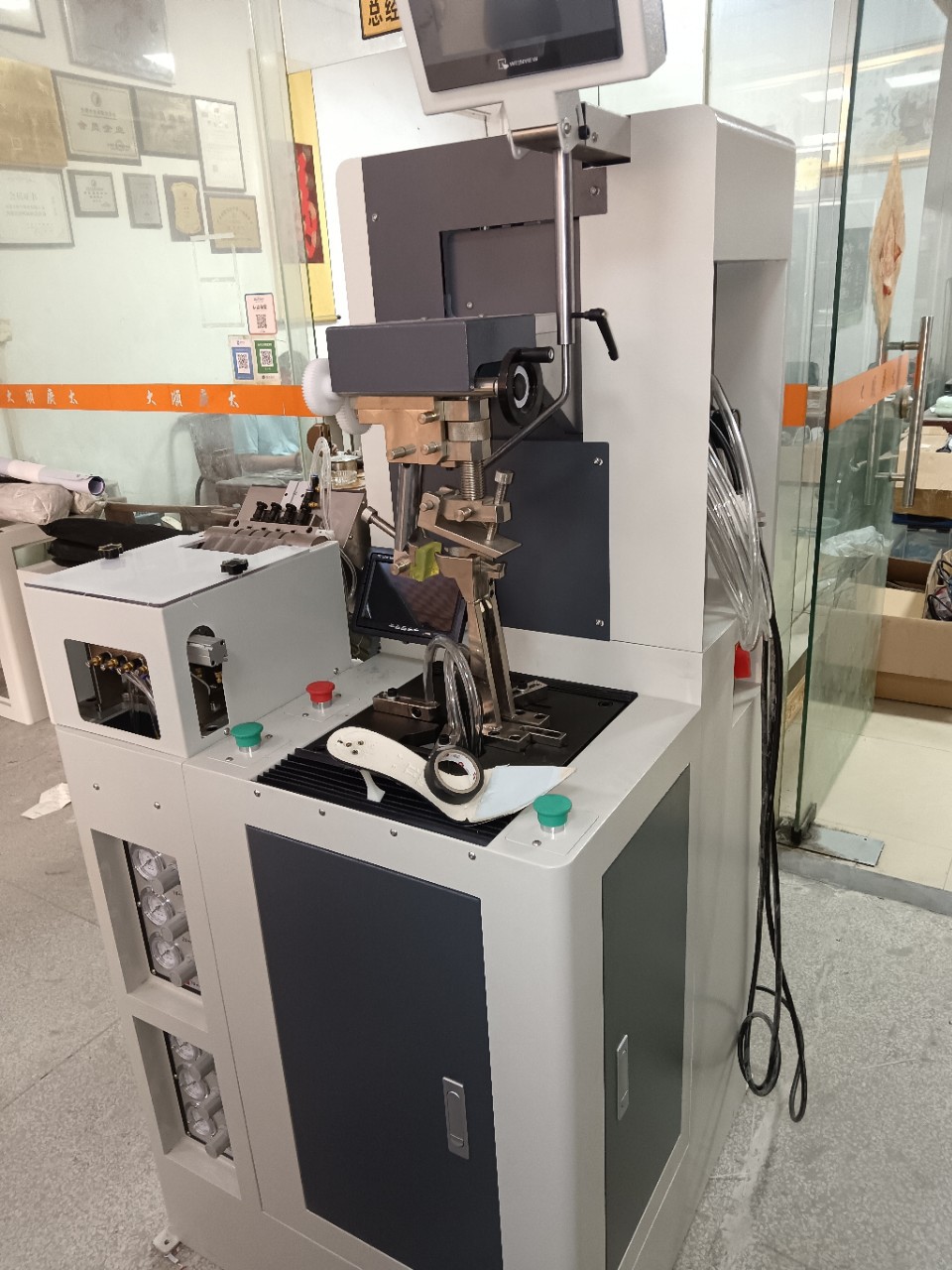 Factory Price Direct Sales Nail Screws for Shoes Making Nails Fully Automatic Computer Visible Nail and Follow Machine