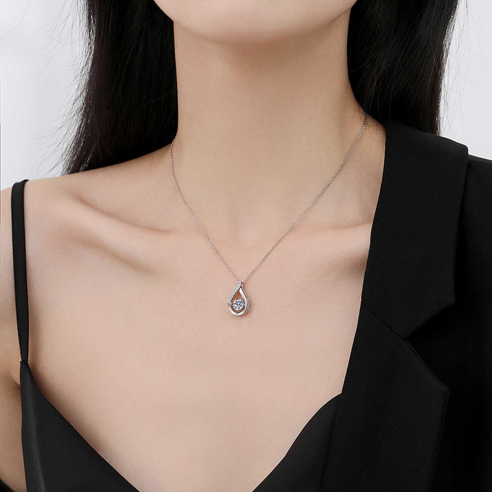 S925 Sterling Silver Pendant Moissanite Necklace for Women, Water Drop Light Luxury French Style, Dynamic Mature Temperament, High-End Collarbone Chain