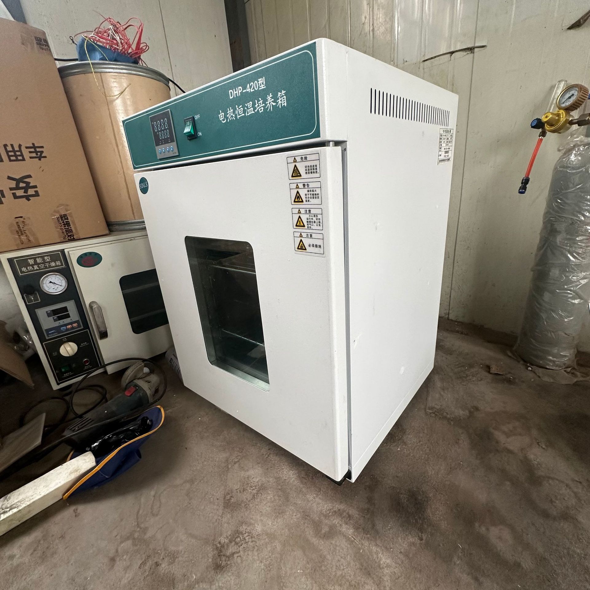 Laboratory Equipment Used Electric Heating Thermostat Incubator Microbial Incubator