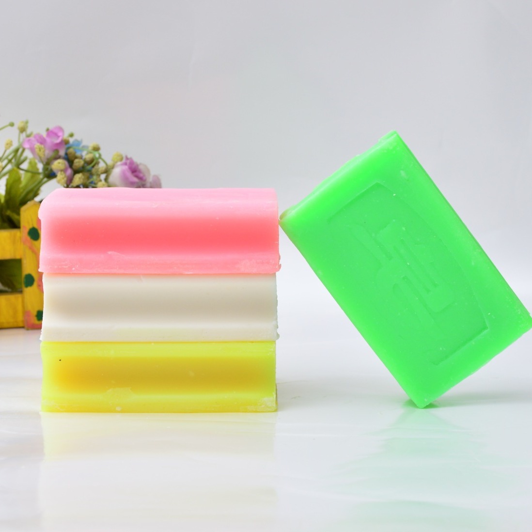 Liangqiang Soap Household 80g Transparent Soap Soap Decontamination 84 Laundry Soap Clothing Cleaning Transparent Soap Manufacturer Supply
