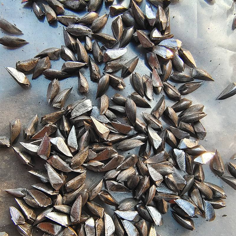 Nail Tip Manufacturer Wholesale Steel Factory Smelting Coolant Polishing and Degreasing Nail Slag Sandblasting with Large Iron Shavings and Waste Iron