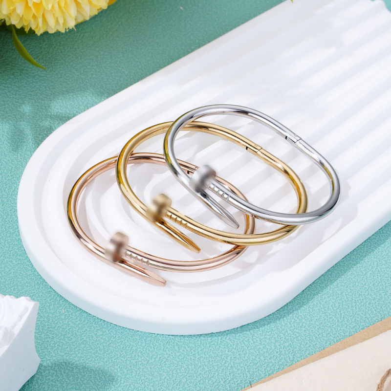 Classic Diamond-Encrusted Titanium Steel Bracelet for Women, Light Luxury, Non-Fading, Diamond-Studded Nail Bracelet, Amazon Hot Cross-Border Accessories