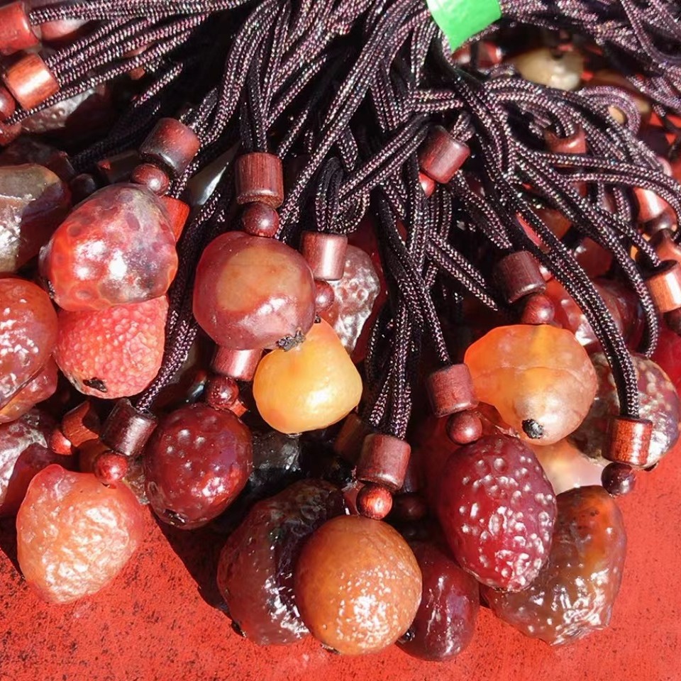 Live supply manufacturers wholesale natural Alashan Gobi raw stone rope agate necklace
