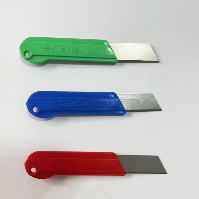 Factory wholesale student pencil sharpener telescopic paper knife express box plastic small knife plastic film art knife