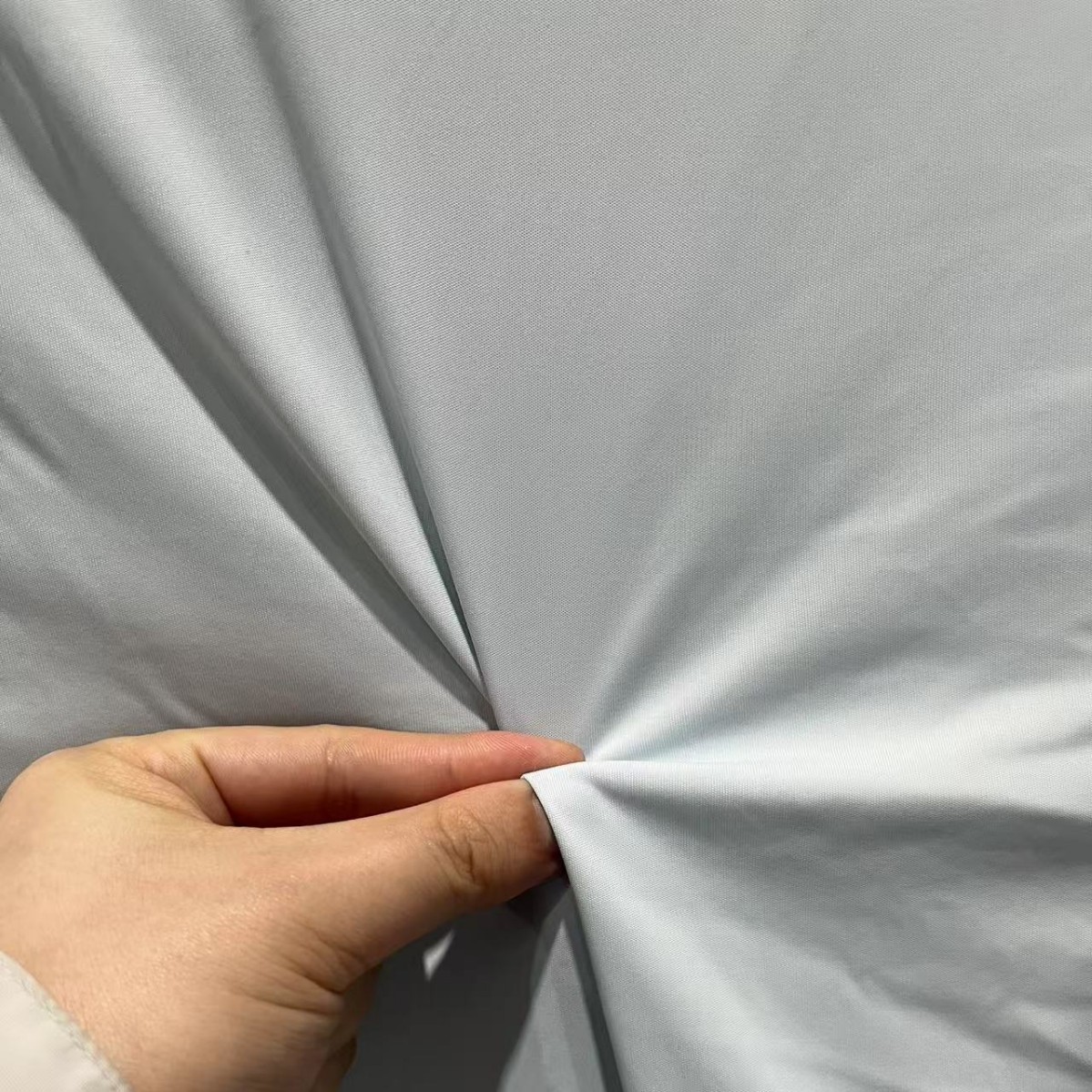 In 2025, the new summer cool feeling quilt is quilted with plain double-sided super soft ice silk cold feeling quilt