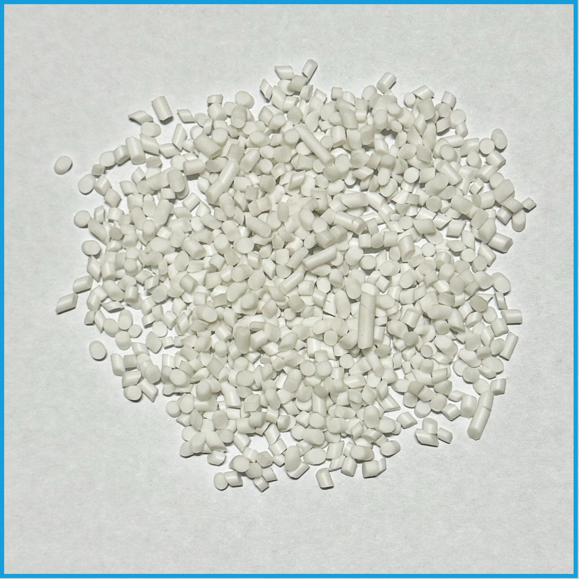 Long-Term Supply of 40-Degree Natural Color Tpe Granules, Easy to Color, Suitable for Injection Molding and Coating, New Material, High Elasticity, Oil-Resistant