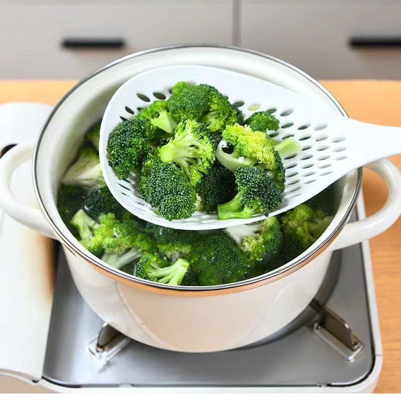 Colander Household Kitchen Noodles Dumplings Wonton Strainer Drain Noodles Spoon Strainer Long Handle Thickeneded Large Spoon Wholesale