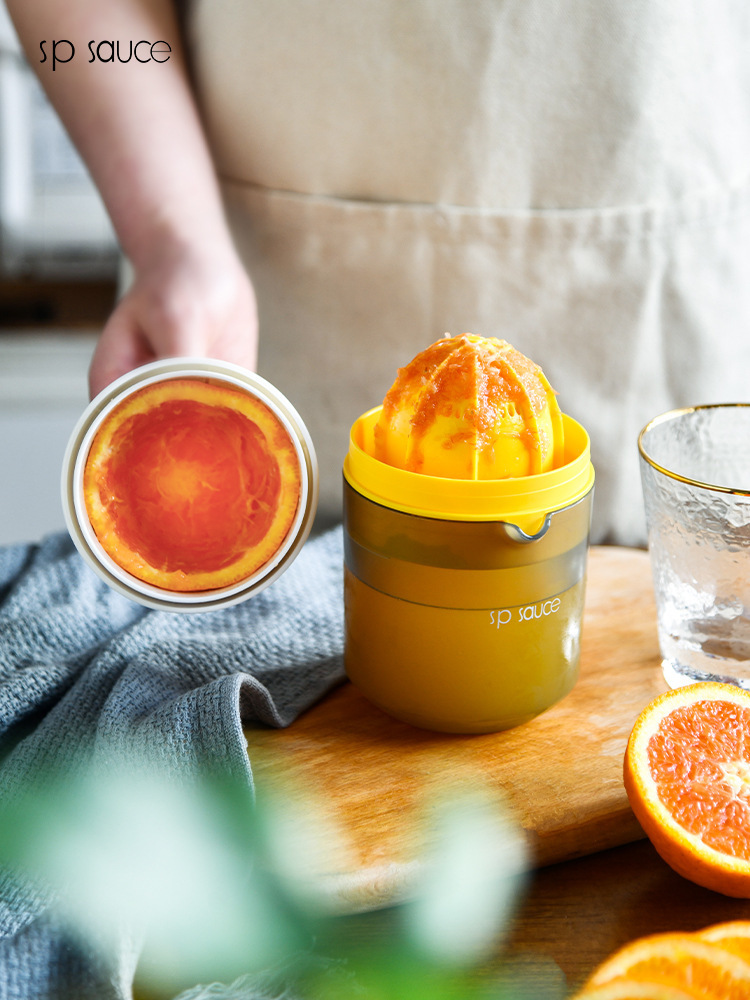Easy Manual Juicer Small Portable Orange Juice Cup Household Squeezer Fruit Orange Lemon Squeezer