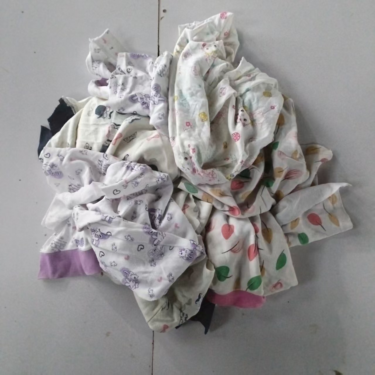 Pure Cotton Industrial Wiping Cloths Support Customization, Absorb Oil and Water, Old Cloth, Waste Cloth, Sold by the Pound, Large Cloth Scraps, Shredded Cloth Scraps