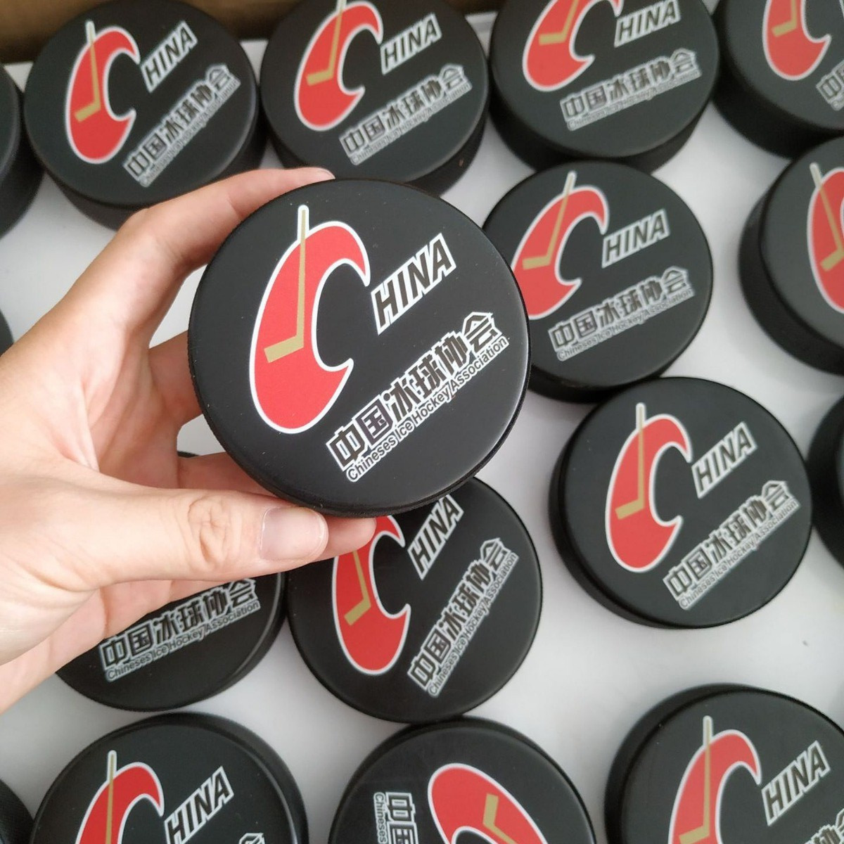 Factory Direct Sales Rubber Ice Hockey Game Ice Hockey Mold Large Ice Hockey Round Competition Ice Hockey Training Ice Hockey